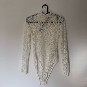 Boohoo lace turtleneck bodysuit, size 6